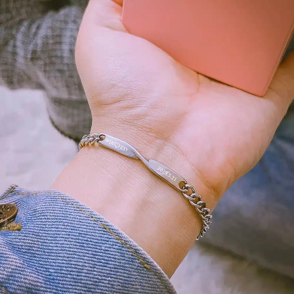 Bracelet personnalisé avec prénom un bijou unique et sentimental